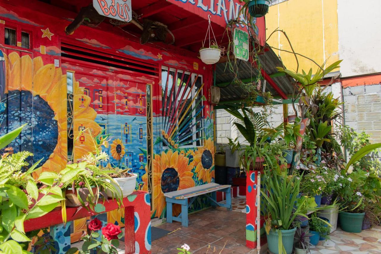 Hostal Liliana Buenaventura Exteriör bild