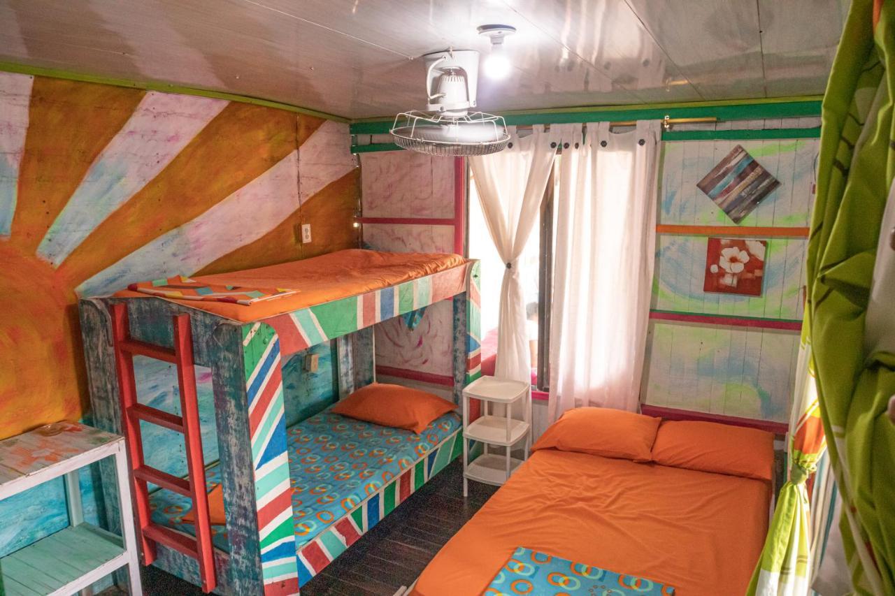 Hostal Liliana Buenaventura Exteriör bild